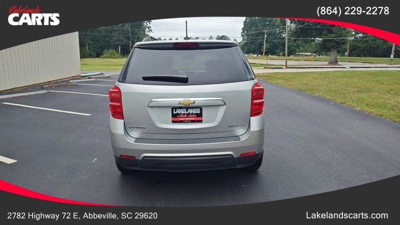 2017 Chevrolet Equinox LT - Image 4
