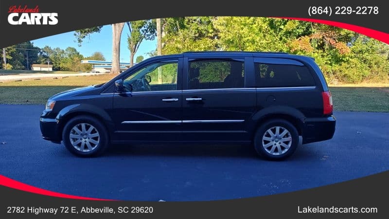 2014 Chrysler Town and Country Touring - Image 2