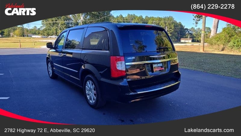 2014 Chrysler Town and Country Touring - Image 3