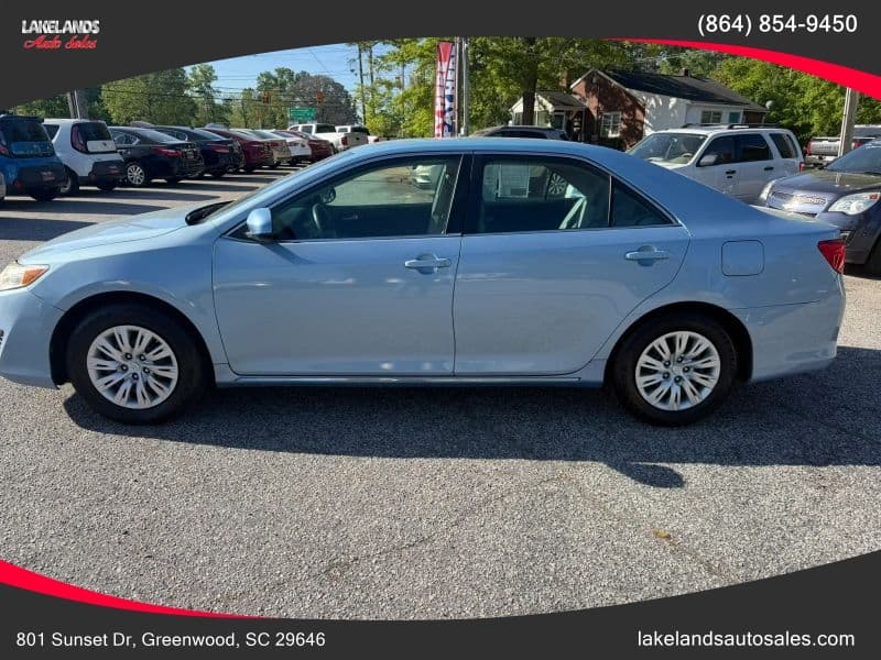 2013 Toyota Camry LE - Image 2