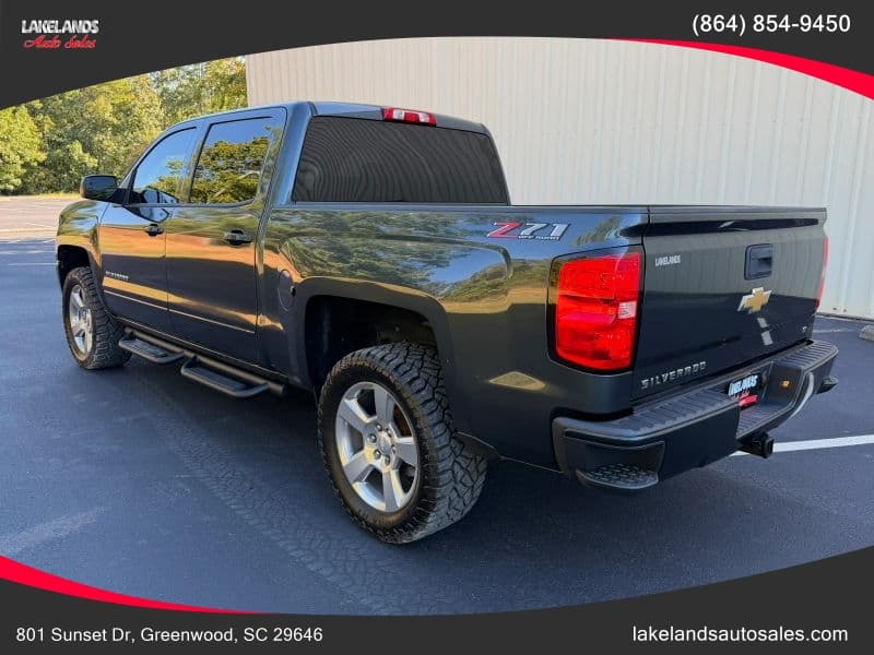 2018 Chevrolet Silverado 1500 LT - Image 3