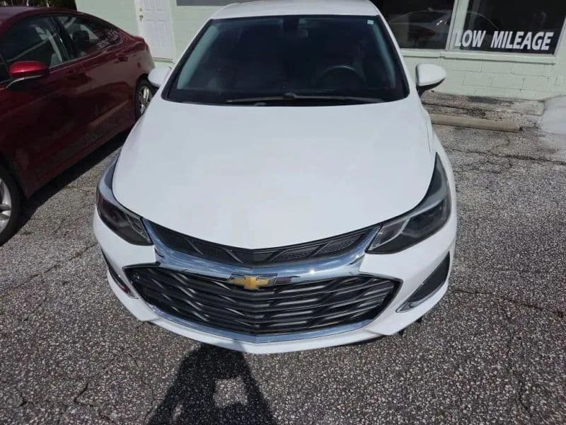 2019 Chevrolet Cruze LT - Image 3