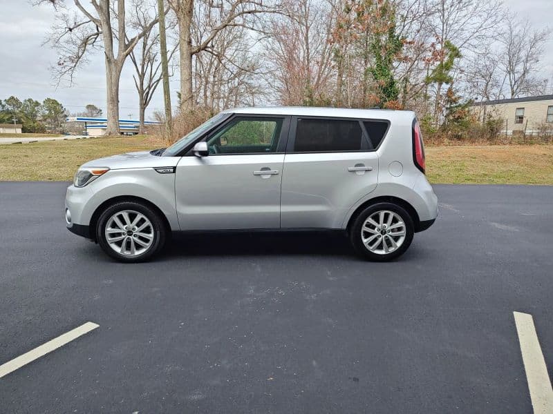 2018 Kia Soul + Wagon 4D - Image 2