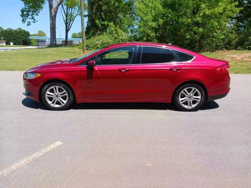 2018 Ford Fusion SE - Image 2